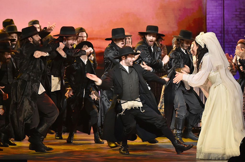 The cast of "Fiddler on the Roof"<br>